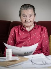 Pillen für über 1000 Euro - Ein paar Pillen für 19,99 Euro, knapp 50 Euro Kurbeitrag und fünf Monate Nervenkrieg sind für Edith Schreiter die Bilanz eines kurzen Telefonats.
