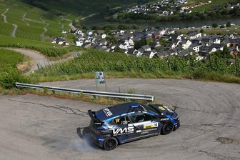 Pilot Carsten Mohe aus Crottendorf liefert sich bei der Rallye Mittelrhein packendes Duell mit einem Niederländer - Rallyesport in den Weinbergen macht auch dem Erzgebirger Carsten Mohe Laune.