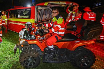 Pilzsucherin spurlos verschwunden: Großeinsatz bei Hohenstein-Ernstthal - Robert Schiemann vom DRK war mit dem Quad mehrere Stunden auf Vermisstensuche im Wald unterwegs.