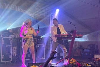 Pizza, Party, Handarbeit: Vier Tipps für die Woche in Mittelsachsen - Im letzten Jahr begeisterten Zwei wie eins beim Bergfest in Sayda.