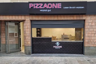 Pizzakette öffnet demnächst im Chemnitzer Hauptbahnhof - Bei „PizzaOne“ am Hauptbahnhof werden die Pizzen vor den Augen des Kunden zubereitet.