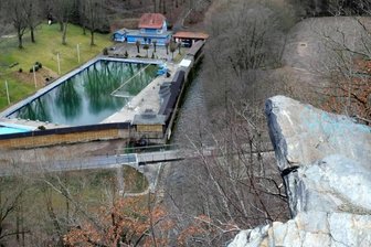 Blick vom Hirschstein hinunter auf das Mylauer Bad