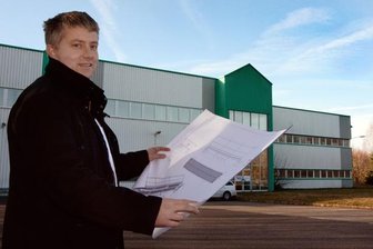 Pläne, Rätsel, Schicksalsschläge - Dirk Klädtke hat große Pläne. Der Geschäftsführer der gleichnamigen Metallbaufirma ist seit diesem Jahr Eigentümer des alten MZ-Werksgeländes. Motorräder in großem Maßstab werden hier aber nicht mehr produziert.