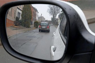 Planung für Straßenbau in Cunsdorf wird konkret - Wer auf der Kneippstraße in den Rückspiegel schaut, sieht einen einzigen Flickenteppich. Seit gut zehn Jahren wird über den Ausbau der Cunsdorfer Straße und Kneippstraße gesprochen. Jetzt scheinen die Pläne für den Straßenbau konkret zu werden.