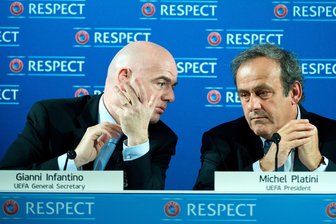 Platini zeigt Infantino an – Vorwurf der Verschwörung - Inzwischen ziemlich beste Feinde: Michel Platini (r) und Gianni Infantino. (Archivbild)
