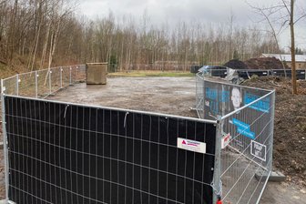 Platz der Jugend in Flöha: Wann geht es endlich weiter? - Der künftige Platz der Jugend in Flöha bietet aktuell einen trostlosen Anblick. Die Jugendlichen haben aber konkrete Pläne.