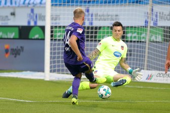 Platzverweis wirft FC Erzgebirge Aue aus der Bahn - Tor für Aue: Cebio Soukou erzielt den Treffer zum 1:1.