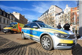 Plauen auch 2025 Ort mit der höchsten Kriminalität in der Region: Gewaltfälle nehmen zu - Der Plauener Postplatz war 2025 erneut häufiger Einsatzort der Polizei. Regelmäßig mussten dort auch Verletzte versorgt werden.