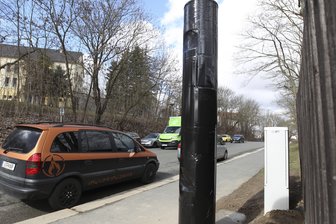 Plauen bekommt neuen Blitzer - Ab Mittwoch sollten Autofahrer den Tacho im Plauener Norden noch genauer im Blick behalten. Wer auf der Haselbrunner Straße zu schnell unterwegs ist - in beiden Richtungen, der zahlt.