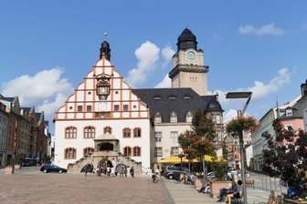 Plauen-Besucher können nach Abstecher zum Europäischen Bauernmarkt noch etwas anderes erkunden - Bei der Stadtführung geht es auch um mittelalterliche Spuren der Stadtgründung.