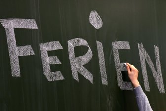 Plauen bringt in den Sommerferien seine Schulen auf Vordermann - Während Schüler und Lehrer Ferien haben, müssen die Bauarbeiter an den Plauener Schulen ran.