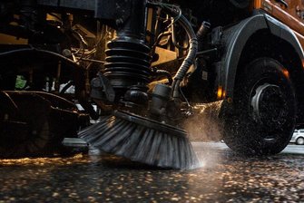 Plauen: Gebühren für Reinigung von Straßen sollen steigen - Die Gebühren für die Straßenreinigung in Plauen könnten um 18 Prozent steigen. Das sieht eine Vorlage der Stadtverwaltung vor, über die der Stadtrat am 26. Oktober entscheiden soll. 