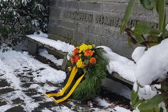 Plauen gedenkt am Montag der Opfer des Nationalsozialismus - Auf dem Plauener Hauptfriedhof findet am Montag eine stille Kranzniederlegung in Gedenken an die Opfer des Nationalsozialismus statt.