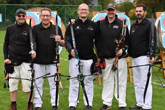 Plauen ist Deutscher Vizemeister - Das erfolgreiche Team des Bogensportvereins Plauen bei den Deutschen Meisterschaften in Jena: von links Sven Teßmer, Rainer Künzel, Florian Künzel, Mario Gloeden und Rico Oertel.