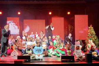 Plauen: Kinder aus der Region sollen in Weihnachtsmusical-Show singen - So wie hier sollen auch in Plauen Kinder aus der Region mit auf der Bühne stehen.