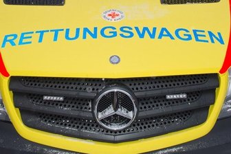 Plauen: Klimmzüge am Balkon - 26-Jähriger stürzt 7,50 Meter tief - 