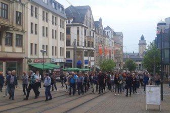 Plauen: Mehrere Hundert Menschen treffen sich zu "Spaziergang" -