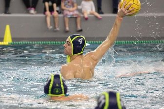 Plauen meldet sich mit Sieg im Derby zurück - Mit fünf Treffern war Youngster Sascha Wolf (Nummer 4) zweitbester Werfer des SVV Plauen beim 22:7-Sieg in Zwickau. Nur Alpar Soltesz war mit sechs Toren noch erfolgreicher.