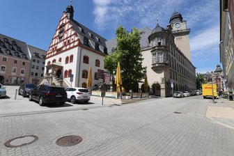Plauen muss mehr Geld fürs Rathaus-Personal ausgeben: „Weniger arbeiten und mehr verdienen - das wird auf Dauer schwierig“ - Im Plauener Rathaus arbeitet ein Großteil der städtischen Angestellten.