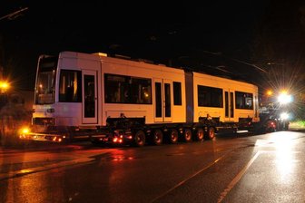 Plauen: Neue Straßenbahn angeliefert -