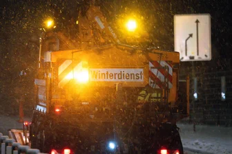 Plauen rüstet sich für den Winter: 2500 Tonnen Salz und klare Prioritäten - Plauen ist gewappnet: Über 2500 Tonnen Salz stehen für glatte Straßen bereit.