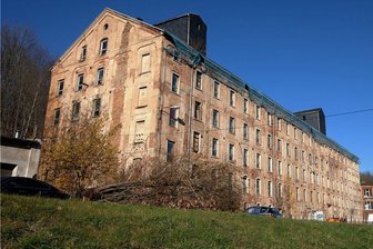 Plauen soll zur Top-Adresse der Textilausbildung gemacht werden - Eine der prägendsten Industriebrachen Plauens steht am Mühlgraben. Der Kreis plant den Abriss, um Platz fürs Textil-Technikum zu schaffen.