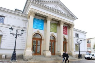 Plauen stimmt Kompromiss zur Theater-Ehe zu - 