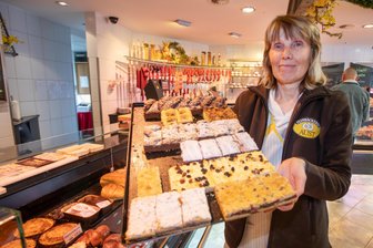 Plauener Bäcker eröffnet Filiale in der Innenstadt - Heike Heinrich verkauft in Plauens Innenstadt jetzt für den Haselbrunner Bäcker Aust.