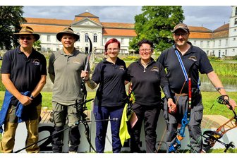 Plauener Bogenschützen viermal auf dem Podest - Das erfolgreiche 3D-Bogen Team des BSV 1960 Plauen bei der Deutschen Meisterschaft: (von links) mit Sven Teßmer, Benjamin Sandig, Saskia Höhn, Sandra Kunz und Mario Gloeden.