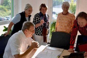 Plauener Bürgerstiftung als Vereins-Förderer geschätzt - Vorstandsvorsitzender Bernd Märtner freut sich zusammen mit den Vorständen Ilona Gogsch, Gabriele Pecht, Beate Schad und Maik Immel (von links) über die erfolgreiche Stiftungsarbeit.
