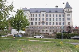 Plauener CDU fordert Parkplätze für BA-Studenten - In der Nähe der Berufsakademie gibt es genügend Platz für die Autos der Studenten. Die Stadt soll nun Stellplätze ausweisen.