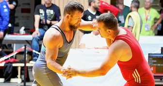 Plauener erkämpft Silbermedaille - Florian Frank (links) gewann bei den German Masters, den Deutschen Meisterschaften der Jahrgänge ab 35 Jahre, die Silbermedaille.