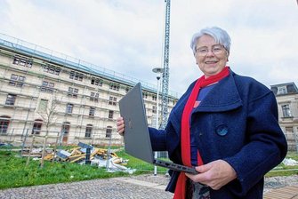 Plauener Forscherin verrät Überraschendes aus der Historie der Hempelschen Fabrik - Beate Schad auf dem Areal der Hempelschen Fabrik.