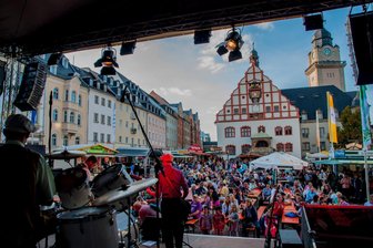 Plauener Frühling: So fällt die Polizeibilanz aus - Der Altmarkt war beim „Plauener Frühling“ wieder Partyzone.