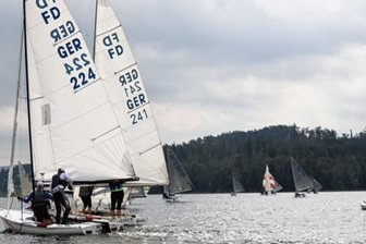 Plauener gewinnt Traditionsregatta auf der Talsperre Pöhl - 