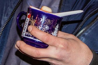 Plauener Glühwein-Sammeltasse 2022 bereits vergriffen - Die Plauener Glühweintasse 2022 ist vergriffen und ab sofort auf dem Weihnachtsmarkt nicht mehr erhältlich.