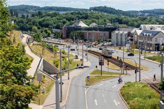 Plauener Innenstadt: Polizei ermittelt wegen Vergewaltigung einer Minderjährigen - An der Syrastraße soll es einen sexuellen Übergriff auf eine Minderjährige gegeben haben.
