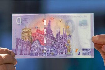 Plauener Johanniskirche ziert jetzt einen Geldschein - Auf der Rückseite des Geldscheines sind verschiedene Bauwerke aus dem In- und Ausland zu sehen, darunter das Brandenburger Tor.