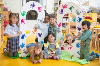 Plauener Kita „Am Rähnisberg“ feiert 60-jähriges Bestehen - Die Mädchen und Jungen der Kita Am Rähnisberg haben sich kreativ auf das Jubiläum vorbereitet.