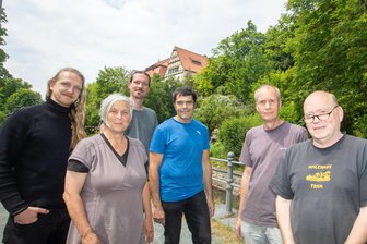 Plauener Malzhaus überrascht mit Konzertknaller im Sommer: Welche Highlights sind geplant in diesem Jahr? - 2023 hat das Malzhaus sein 50. Jubiläum begangen. Mittlerweile gehören zwei Generationen zum Team (v. li.): Chris Trautenbach, Ines Männel, Christian Dressel, Tommy Ziegenhagen, Andreas Rossner und Tobias Angrick.
