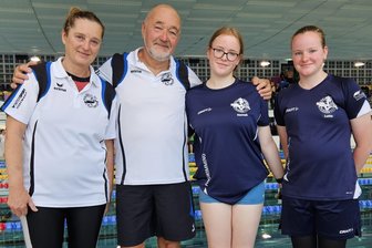 Plauener Nemos neunmal auf dem Podest - Petra Saliger, Andreas Reuter und Hannah und Lotte Troppschuh (von links) bei der Deutschen Meisterschaft.