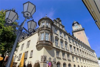 Plauener Oberbürgermeister will Verwaltung umbauen: Das sind die Knackpunkte - Manche Zuständigkeiten im Plauener Rathaus sollen neu geordnet werden. 