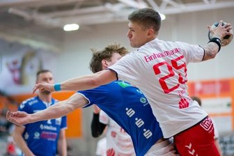 Plauener Offensive schwächelt weiter - Jan Kacin beim Torwurf. Fünfmal netzte der Tscheche gegen den EHV Aue II ein. Für die Plauener wird die Oberligaluft immer dünner.