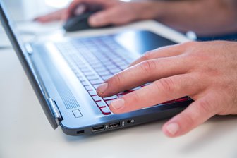 Plauener Rathaus will Künstliche Intelligenz nutzen: CDU warnt vor Personalabbau - Wer gern KI nutzt, kann sich freuen. Denn diese bietet auch das Rathaus bald an.