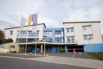 Plauener Rehazentrum will anbauen: „Einfach zu eng geworden“ - Das Rehazentrum Admedia am Stadtparkring.