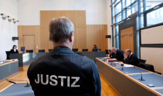 Plauener Richter wirft falschen Anwalt aus dem Saal - 