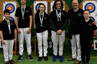 Plauener rocken Landesmeisterschaft - Der erfolgreiche Nachwuchs des BSV 1960 Plauen: von links Miro Seibert, Dylan Josteit, Elisabeth Hetzer, Thaale Neubauer, Trainer Sven Teßmer und Simon Stock. 