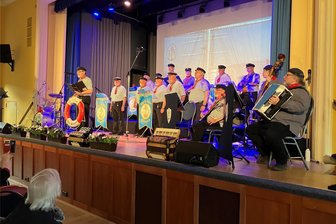 Plauener Shantychor gratuliert Partnerstadt Siegen zum 800. Geburtstag - Der Plauener Shantychor hat der Partnerstadt Siegen musikalisch zum 800. Geburtstag gratuliert.