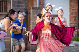 Plauener Sommertheater-Festival im Komturhof geht ins dritte Jahr - Mit dem Märchen „Der Meisterdieb“ vom Kleinauftheater Greiz startet am Sonntag die dritte Auflage des Sommertheater-Festivals im Komturhof Plauen.
