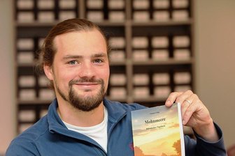 Plauener Stadtarchivar entdeckt jenseits der Grenze Land und Leute als Wanderer - Clemens Uhlig zeigt seinen Reiseroman "Mohnmeere - Böhmisches Tagebuch".
